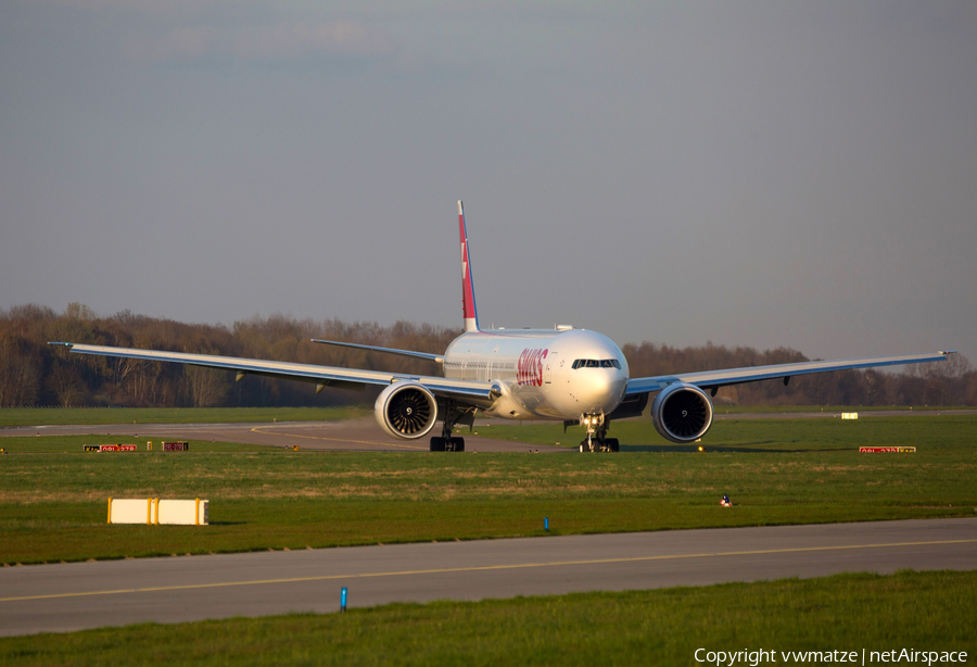 Swiss International Airlines Boeing 777-3DE(ER) (HB-JNB) | Photo 104437