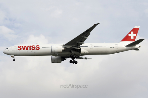 Swiss International Airlines Boeing 777-3DE(ER) (HB-JNB) at  Singapore - Changi, Singapore