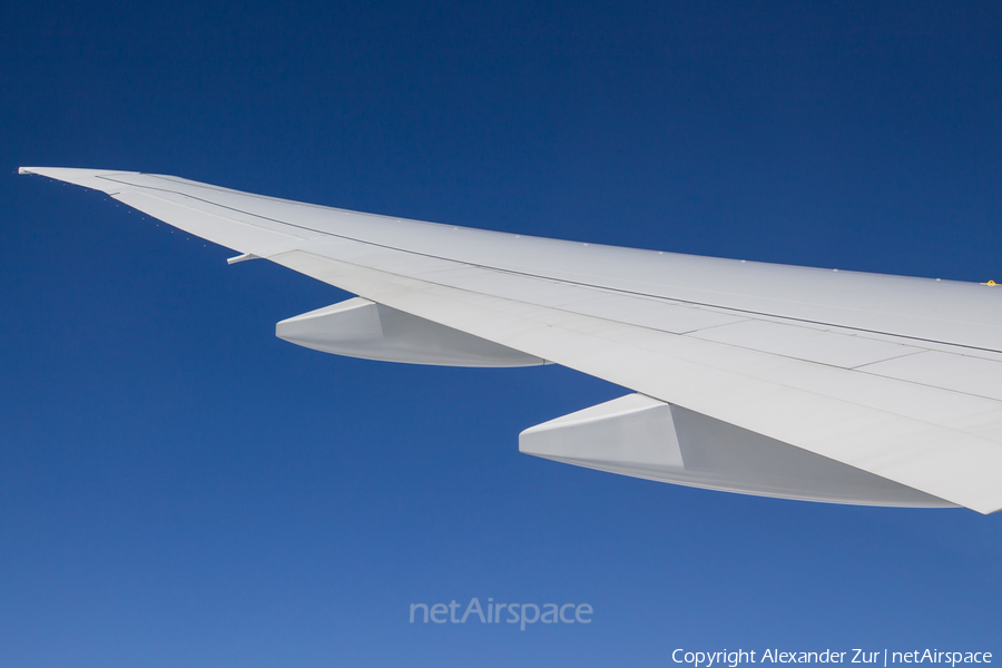 Swiss International Airlines Boeing 777-3DE(ER) (HB-JNB) | Photo 118929