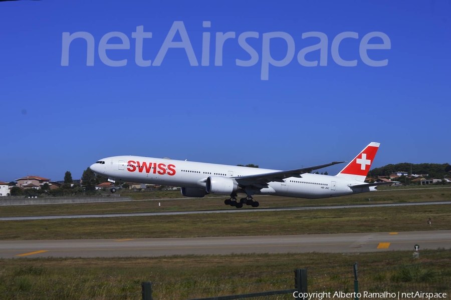 Swiss International Airlines Boeing 777-3DE(ER) (HB-JNC) | Photo 397988