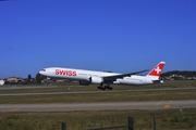 Swiss International Airlines Boeing 777-3DE(ER) (HB-JNC) at  Porto, Portugal