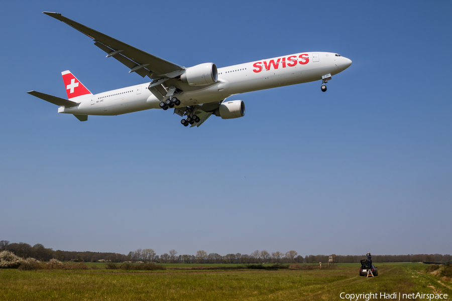 Swiss International Airlines Boeing 777-3DE(ER) (HB-JNC) | Photo 106827