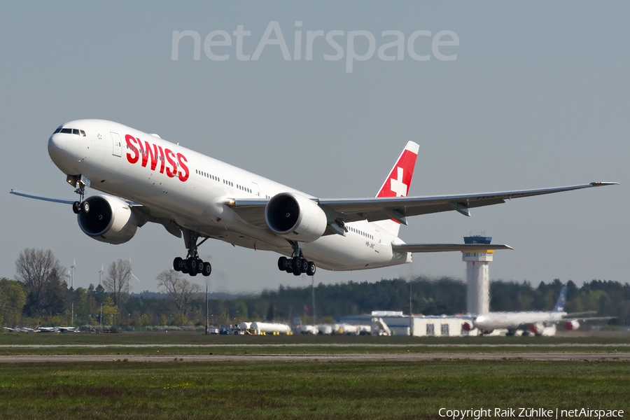 Swiss International Airlines Boeing 777-3DE(ER) (HB-JNC) | Photo 106894