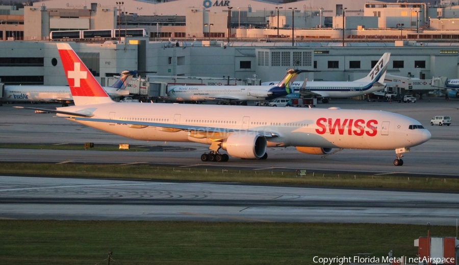 Swiss International Airlines Boeing 777-3DE(ER) (HB-JNE) | Photo 300002