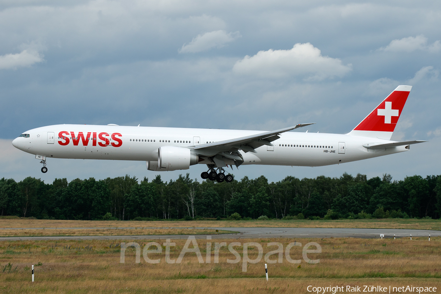 Swiss International Airlines Boeing 777-3DE(ER) (HB-JNE) | Photo 113615