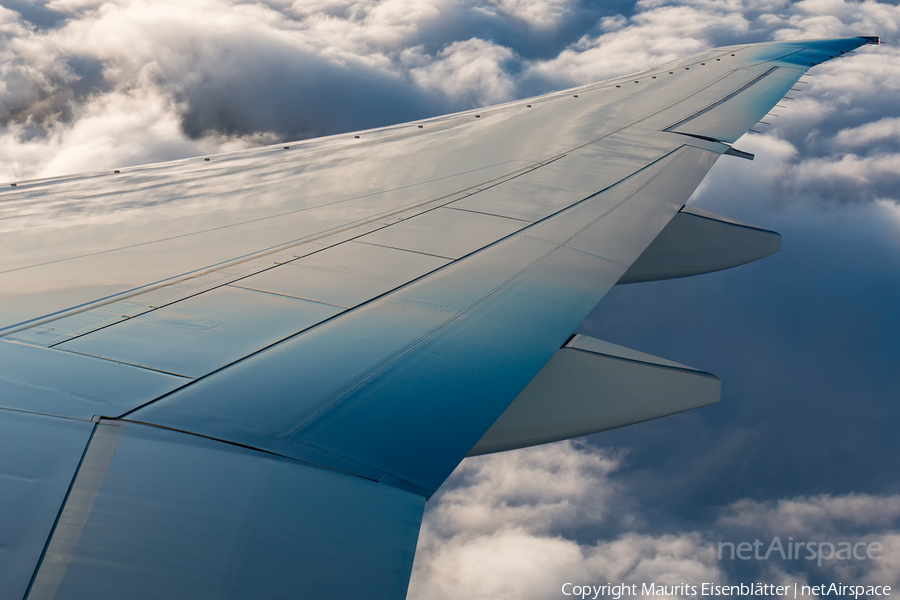 Swiss International Airlines Boeing 777-3DE(ER) (HB-JNG) | Photo 150288