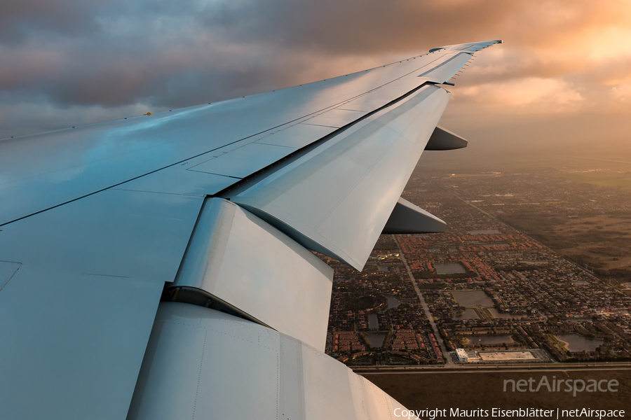 Swiss International Airlines Boeing 777-3DE(ER) (HB-JNG) | Photo 150290