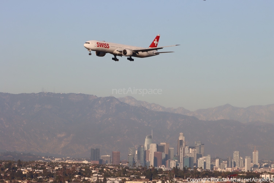 Swiss International Airlines Boeing 777-3DE(ER) (HB-JNH) | Photo 655477