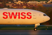 Swiss International Airlines Boeing 777-3DE(ER) (HB-JNH) at  Zurich - Kloten, Switzerland