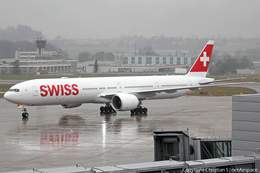 Swiss International Airlines Boeing 777-3DE(ER) (HB-JNH) | Photo 227936