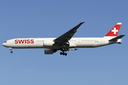 Swiss International Airlines Boeing 777-3DE(ER) (HB-JNK) at  Singapore - Changi, Singapore