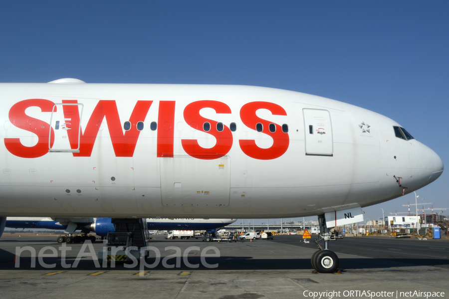 Swiss International Airlines Boeing 777-3DE(ER) (HB-JNL) | Photo 410297