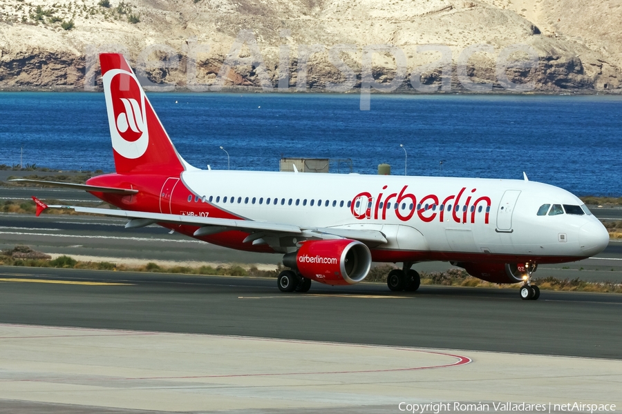 Air Berlin (Belair) Airbus A320-214 (HB-JOZ) | Photo 345187