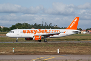 easyJet Switzerland Airbus A320-214 (HB-JXA) at  Porto, Portugal