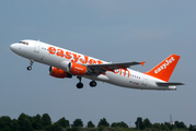easyJet Switzerland Airbus A320-214 (HB-JXA) at  Porto, Portugal