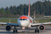 easyJet Switzerland Airbus A320-214 (HB-JXB) at  Porto, Portugal