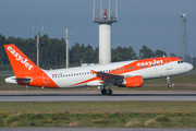 easyJet Switzerland Airbus A320-214 (HB-JXB) at  Porto, Portugal