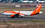 easyJet Switzerland Airbus A320-214 (HB-JXQ) at  Madrid - Barajas, Spain