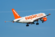 easyJet Switzerland Airbus A319-111 (HB-JZU) at  Porto, Portugal
