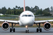 easyJet Switzerland Airbus A320-214 (HB-JZX) at  Porto, Portugal