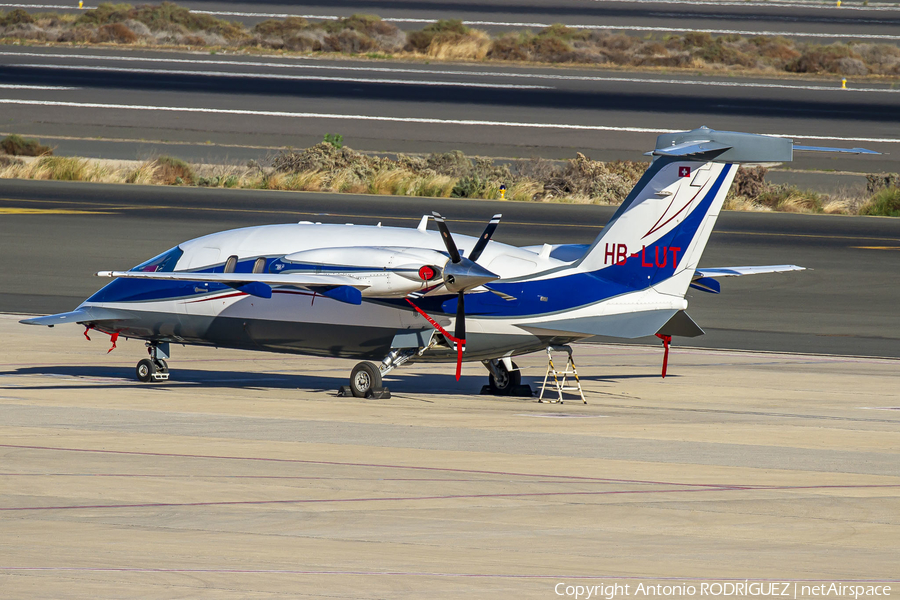 (Private) Piaggio P.180 Avanti II (HB-LUT) | Photo 364914