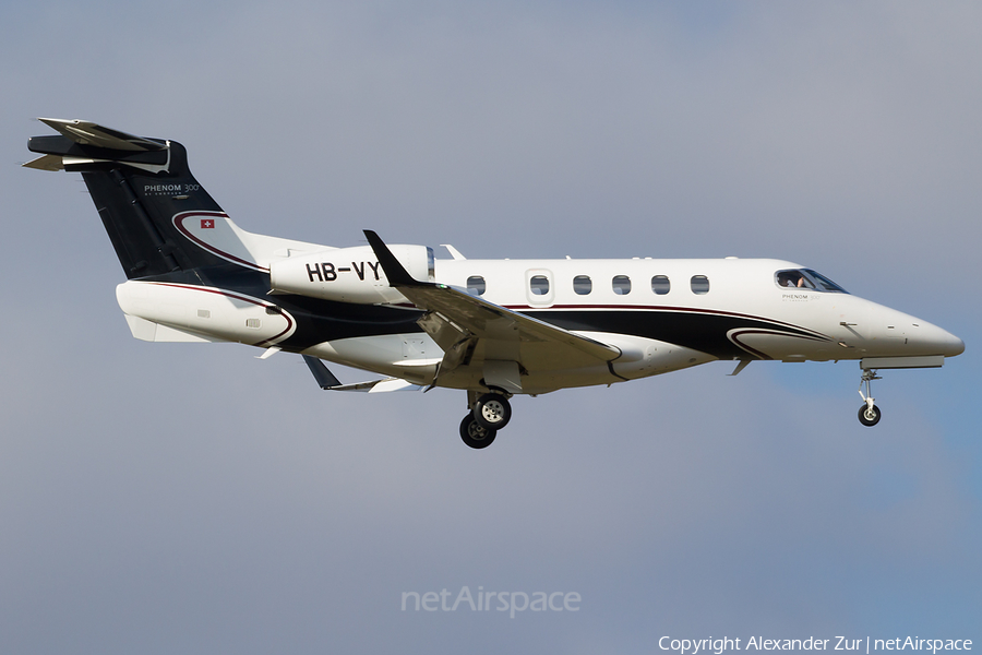 (Private) Embraer EMB-505 Phenom 300 (HB-VYS) | Photo 362115