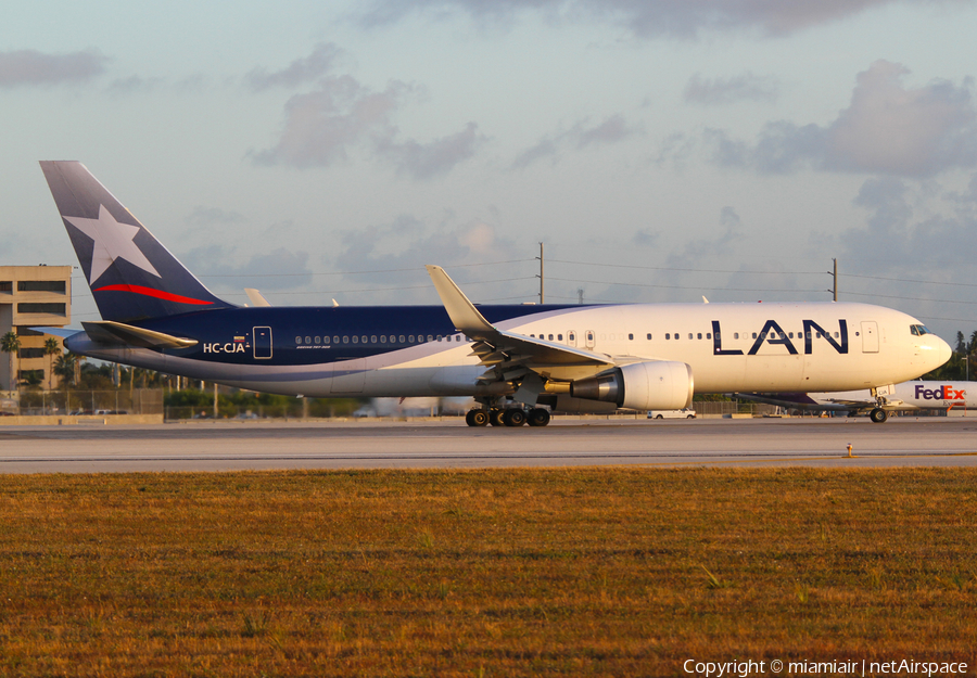 LAN Airlines Boeing 767-316(ER) (HC-CJA) | Photo 2145