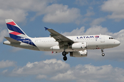 LATAM Airlines Ecuador Airbus A319-132 (HC-CPZ) at  Miami - International, United States