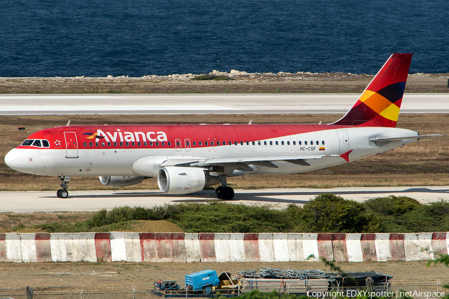 Avianca Ecuador Airbus A320-214 (HC-CSF) | Photo 304604