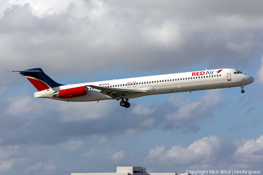 Red Air McDonnell Douglas MD-82 (HI1069) | Photo 553098