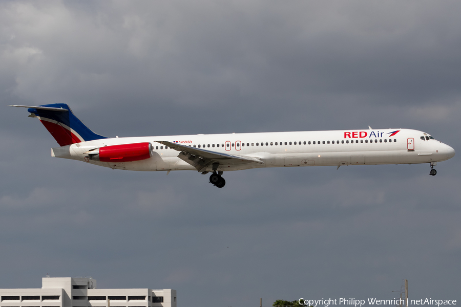 Red Air McDonnell Douglas MD-82 (HI1069) | Photo 560581