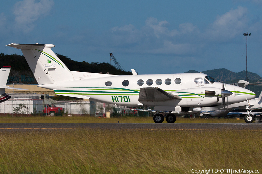 Corporacion Aeroportuaria del Este Beech King Air B200 (HI701) | Photo 216924