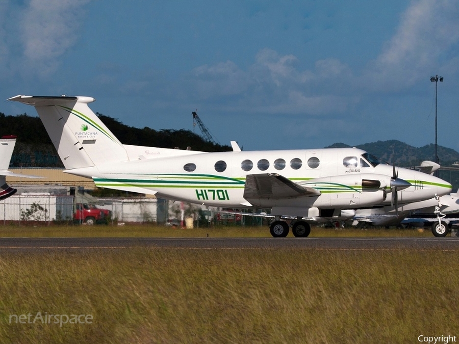 Corporacion Aeroportuaria del Este Beech King Air B200 (HI701) | Photo 461684