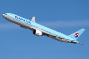 Korean Air Boeing 777-3B5(ER) (HL7204) at  New York - John F. Kennedy International, United States