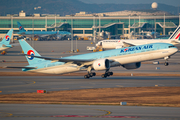 Korean Air Boeing 777-3B5(ER) (HL7205) at  Seoul - Incheon International, South Korea