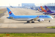 Korean Air Boeing 787-9 Dreamliner (HL7206) at  Osaka - Kansai International, Japan