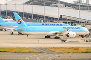 Korean Air Boeing 787-9 Dreamliner (HL7206) at  Osaka - Kansai International, Japan