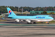 Korean Air Boeing 747-4B5 (HL7402) at  Tokyo - Narita International, Japan