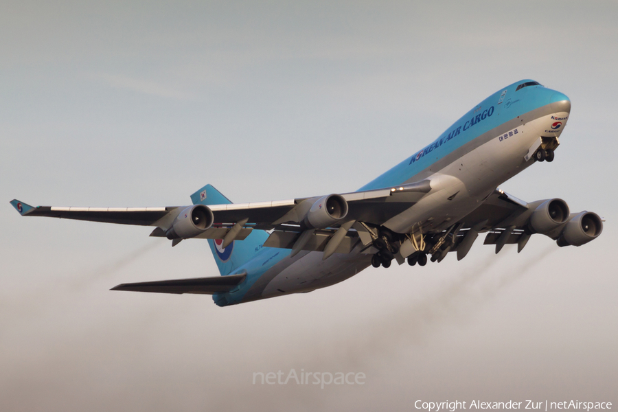 Korean Air Cargo Boeing 747-4B5F (HL7462) | Photo 125896