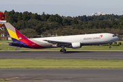 Asiana Airlines Boeing 767-38E(ER) (HL7507) at  Tokyo - Narita International, Japan