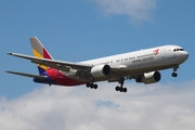 Asiana Airlines Boeing 767-38E (HL7514) at  Manila - Ninoy Aquino International, Philippines