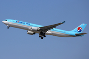 Korean Air Airbus A330-322 (HL7525) at  Seoul - Incheon International, South Korea