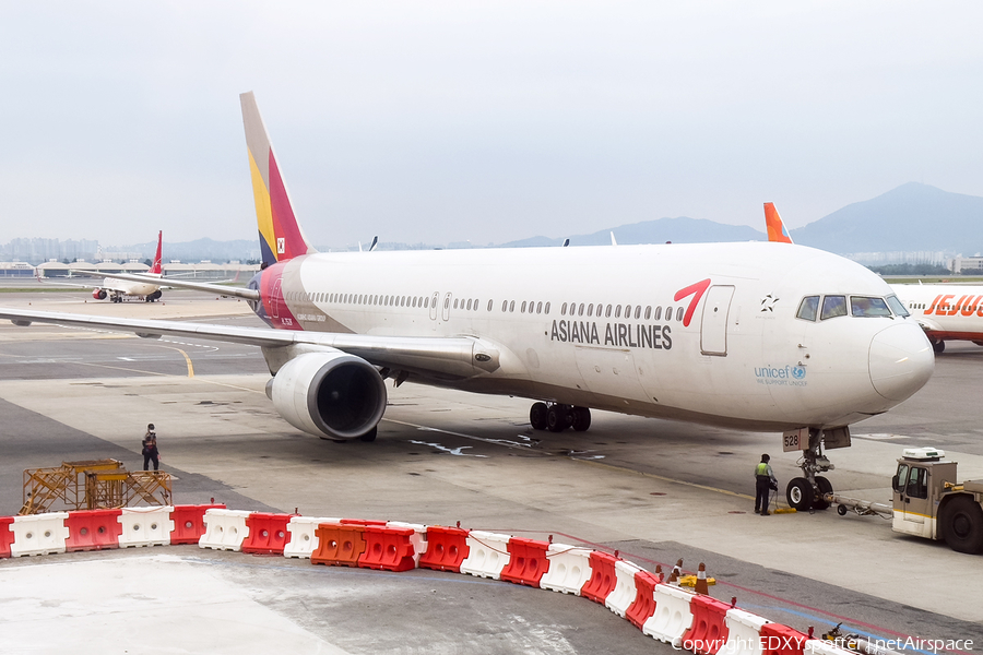 Asiana Airlines Boeing 767-38E (HL7528) | Photo 637343