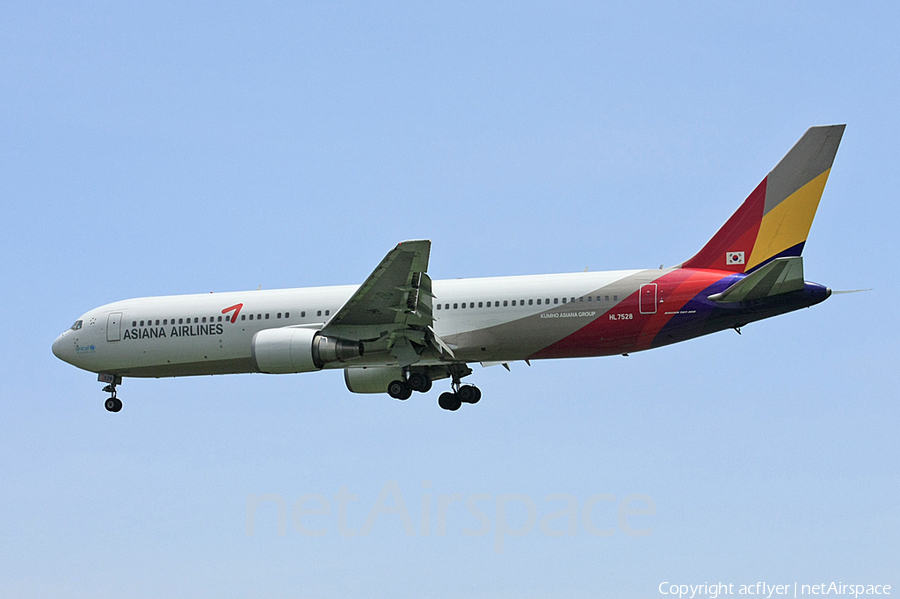 Asiana Airlines Boeing 767-38E (HL7528) | Photo 165141