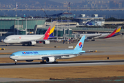 Korean Air Boeing 777-3B5 (HL7532) at  Seoul - Incheon International, South Korea