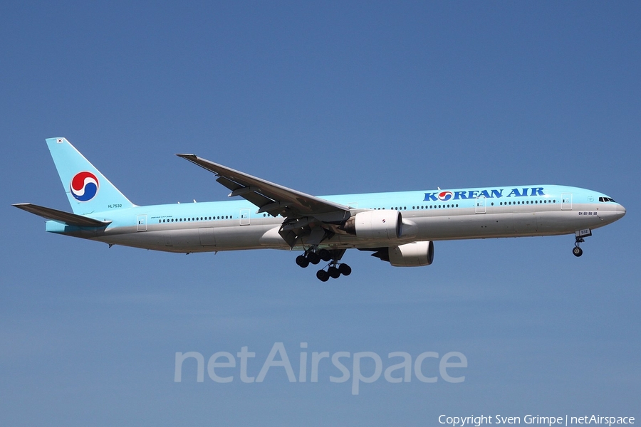 Korean Air Boeing 777-3B5 (HL7532) | Photo 16380