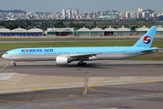 Korean Air Boeing 777-3B5 (HL7534) at  Gimpo - International, South Korea