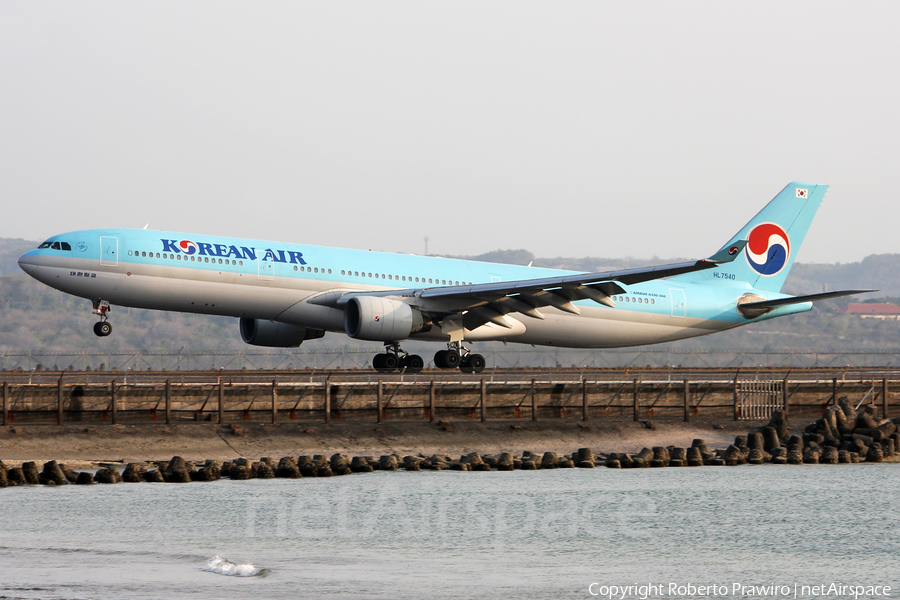 Korean Air Airbus A330-322 (HL7540) | Photo 362263