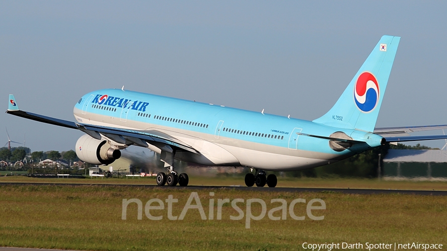 Korean Air Airbus A330-223 (HL7552) | Photo 210895