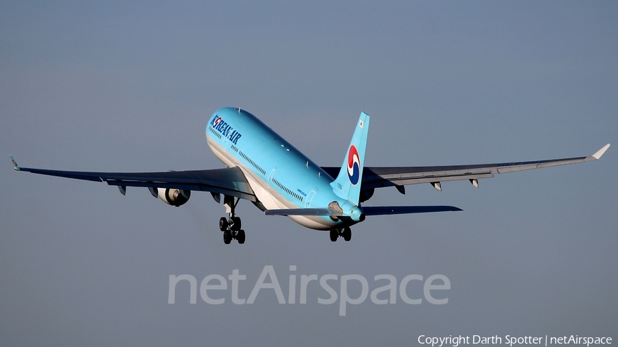 Korean Air Airbus A330-223 (HL7552) | Photo 210896